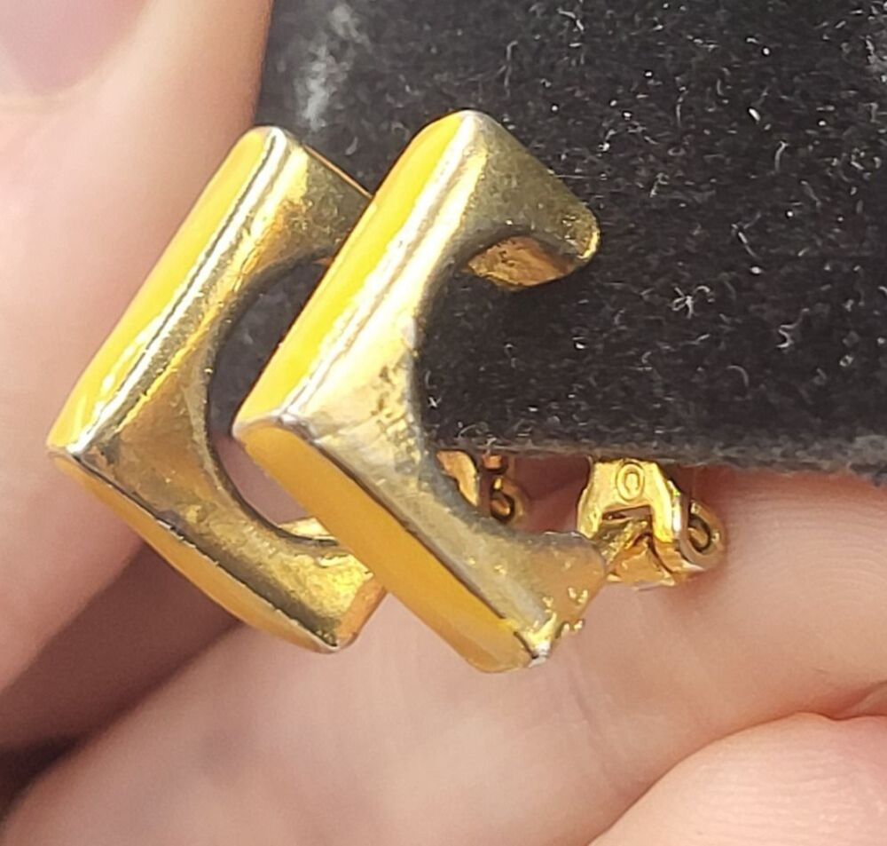 Signed 1960 Pat Pending Goldtone Clip On Yellow Enamel Earrings Square 0.5in